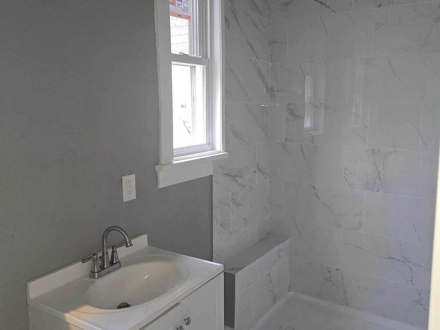 2 bed, 1200 sqft, $1,200 — Photo 1