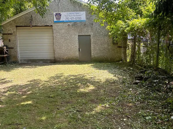 1331 N Robinson St, Philadelphia, PA 19151