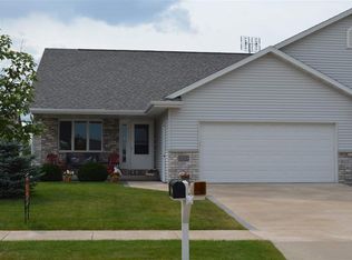 1210 Lavender Ln, Appleton, WI 54915