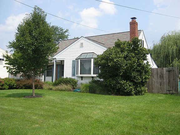 2nd image of 35 Sycamore Dr
