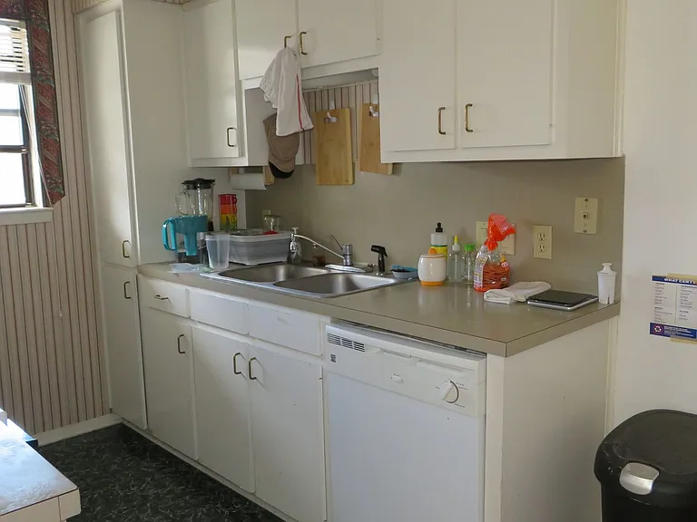 106 E 30th St #306 — Photo 20