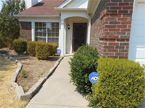 3rd image of 5542 Silver Maple Dr