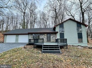 174 Jacoby Ln, Berkeley Springs, WV 25411