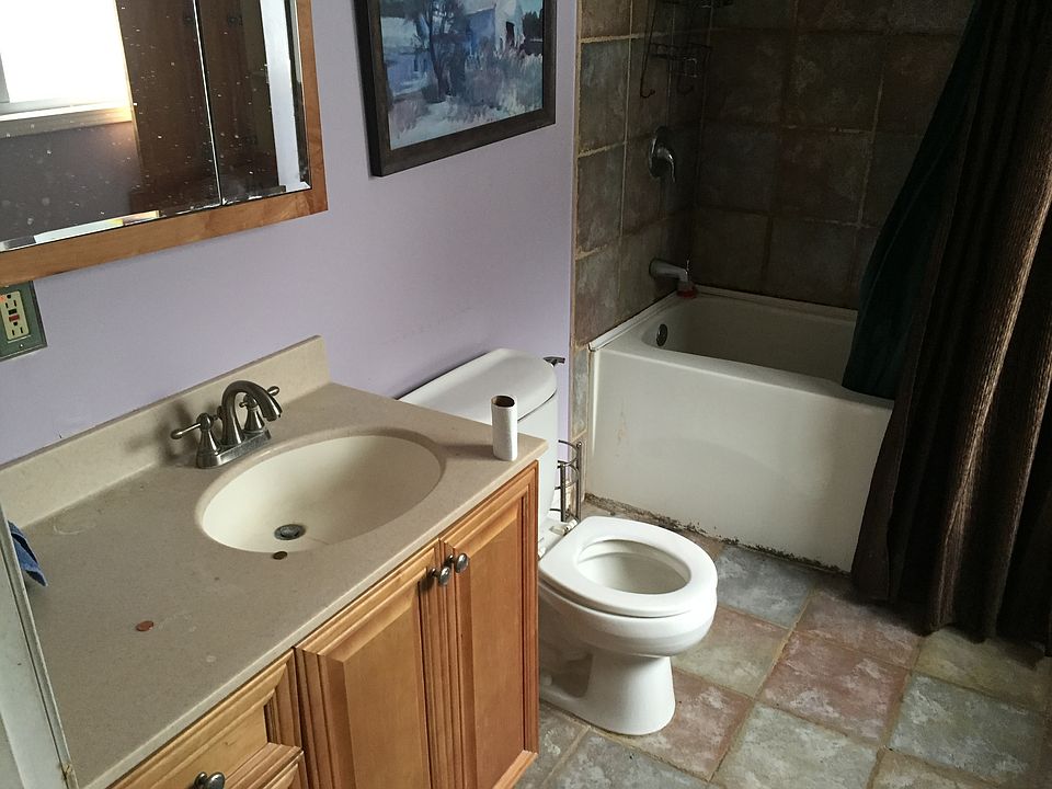 2nd image of 3230 Tennyson Sq