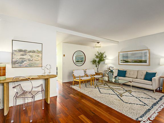 2nd image of 1025 Palmetto Way APT I