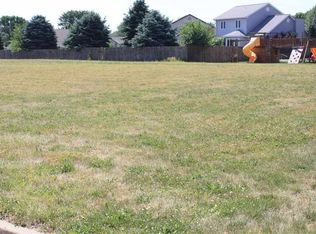 1604 Remington Rd #1606, Pekin, IL 61554