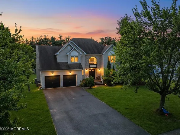 57 Jamestown Drive, Eatontown, NJ 07724