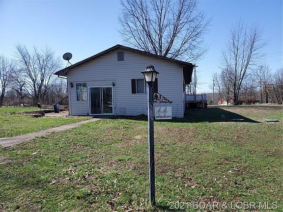 3rd image of 44 Country Meadows Dr