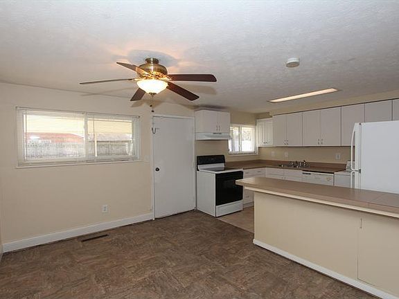 4th image of 2142 Mattis Dr