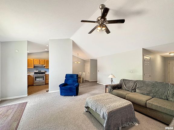 5th image of 4120 W Carrousel Ln
