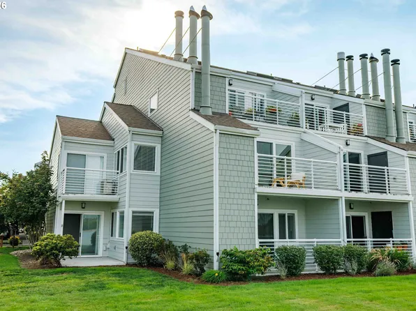 125 N Hayden Bay Dr, Portland, OR 97217