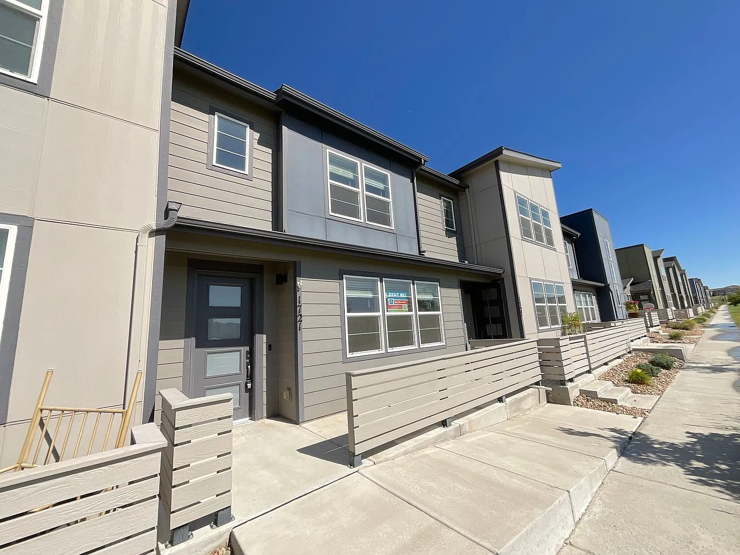 3 Bedroom Townhome Available Near Voyager Pkwy & Interquest Pkwy! — Photo 2