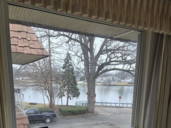 684 S Indiana Ave APT 6, Kankakee, IL 60901