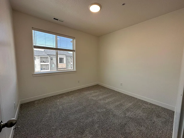 1424 N 3830 W #302 — Photo 10