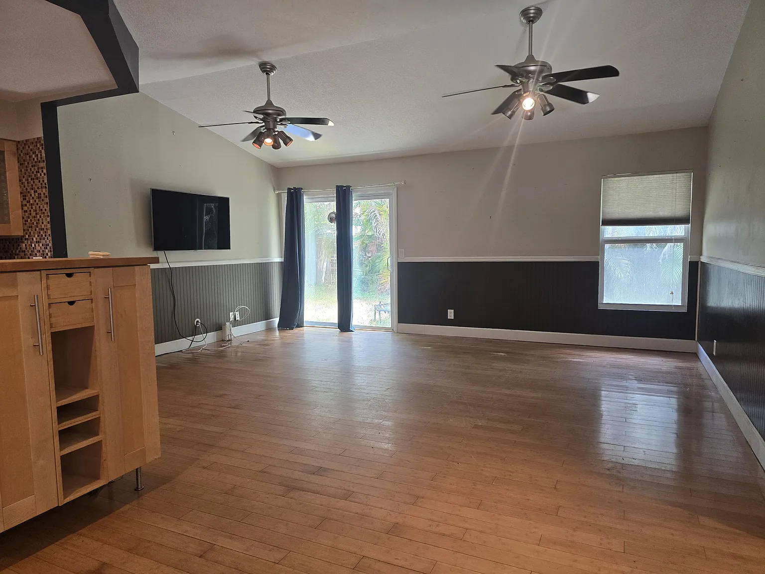 3 bed, 2.0 bath, 1438 sqft, $3,800 — Photo 3