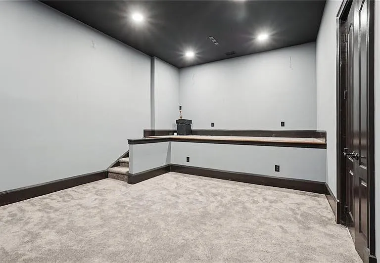 343 Summer Garden Dr — Photo 64
