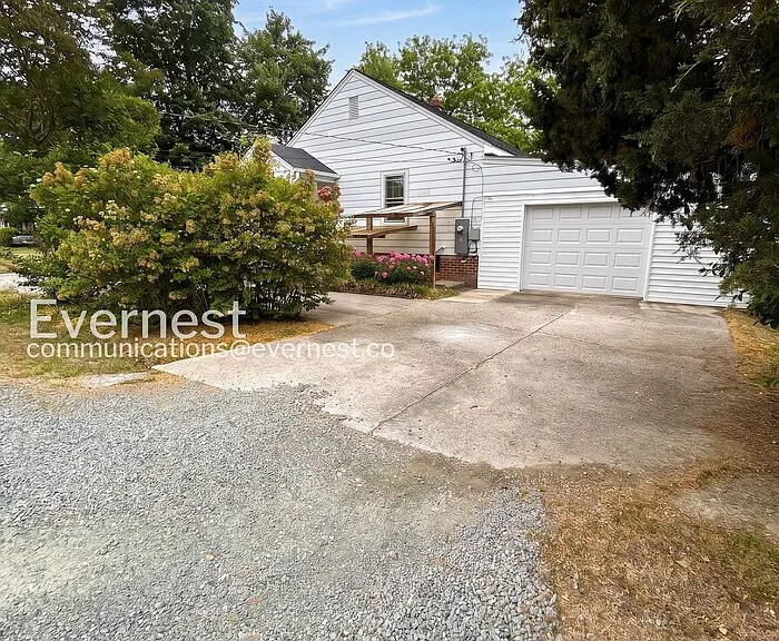 433 Holt Ave — Photo 21