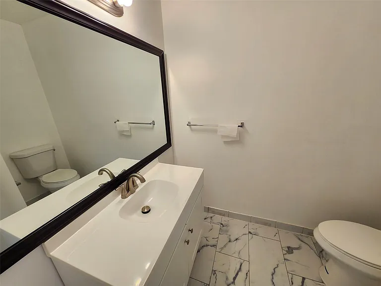 9421 NW 15th St #234 — Photo 11
