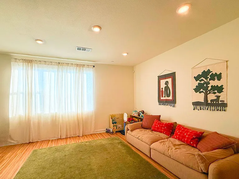 1859 Montage Ave — Photo 6
