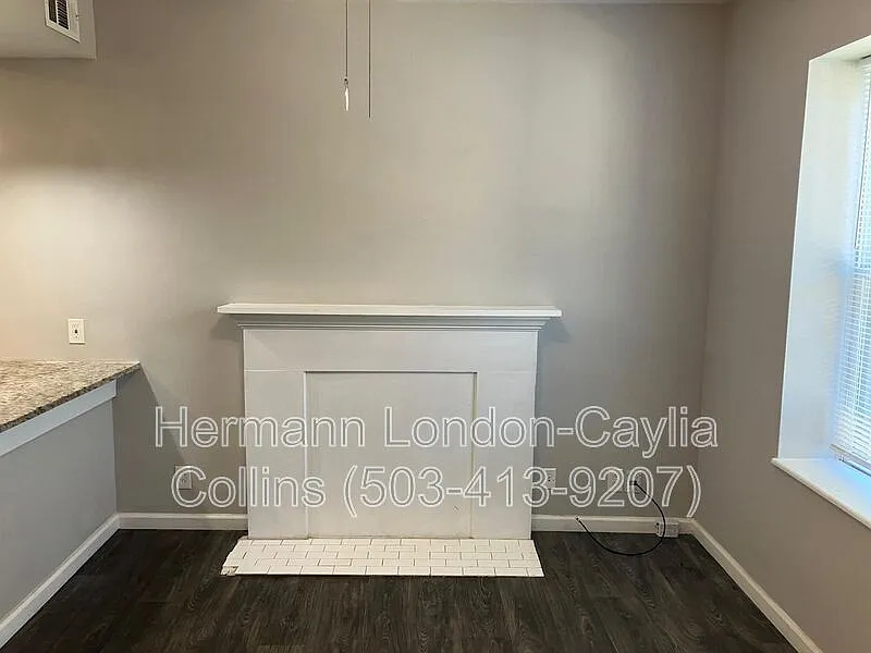3856 Folsom Ave — Photo 2