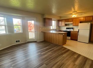 638 S 41st St, Springfield, OR 97478