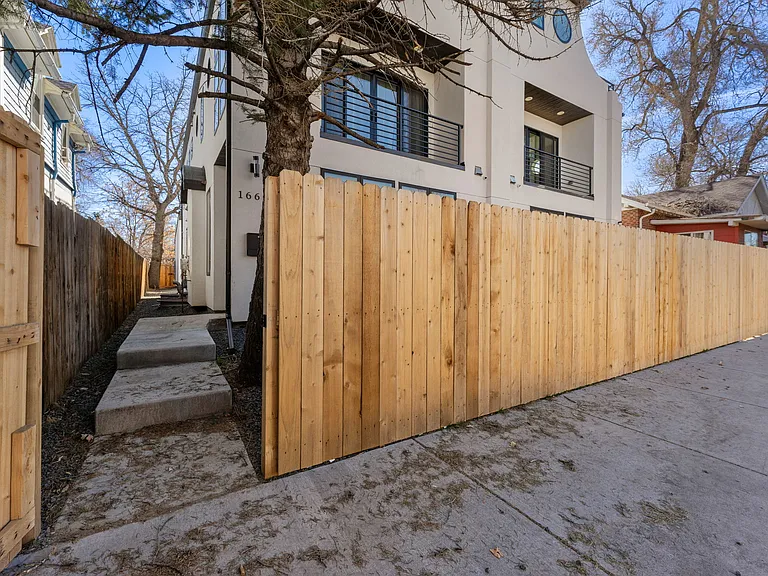 1660 Colorado Blvd — Photo 2