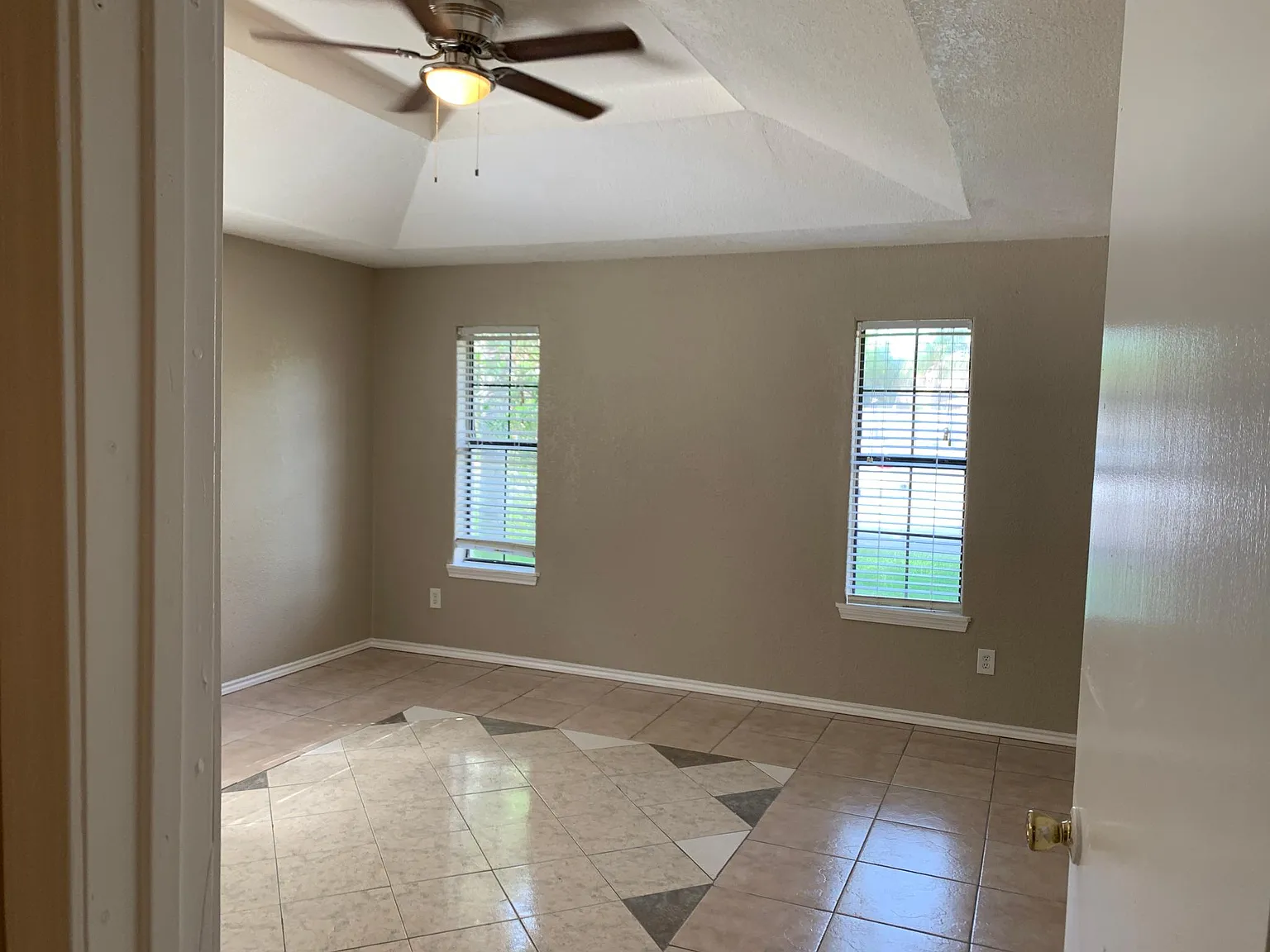 3905 Bourbon St — Photo 4