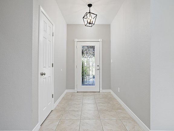 5th image of 10015 Joshua Ct
