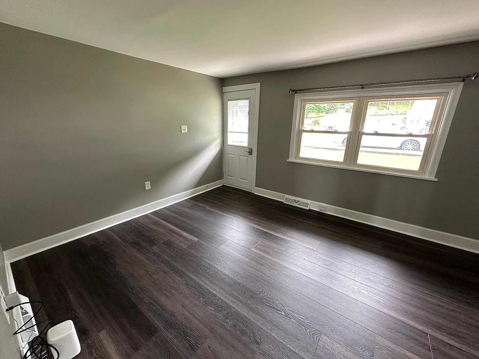 210 Hill St — Photo 2