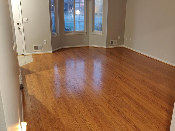 2nd image of 34515 Jefferson Ave