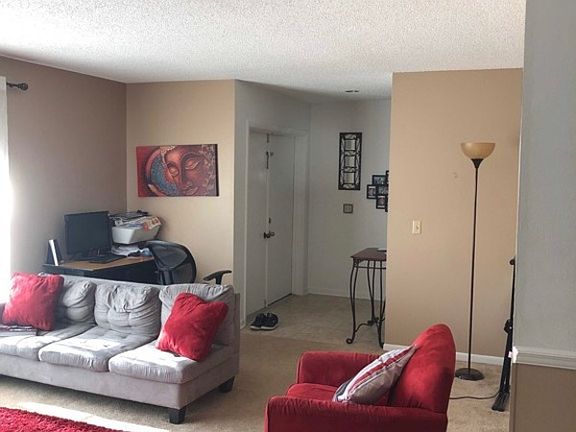 5th image of 628 Applewood Ave