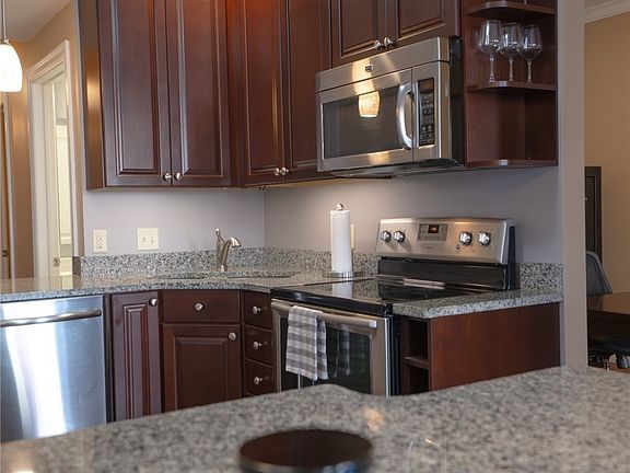 4th image of 90 E Market St #2