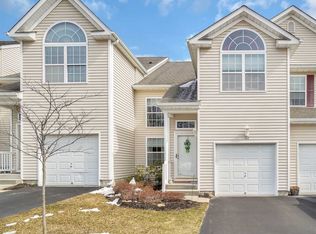 142 Kettles Ln, Medford, NY 11763
