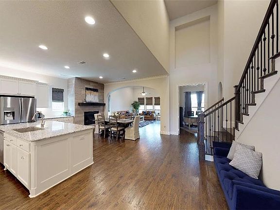 3rd image of 3950 Lantana Ln