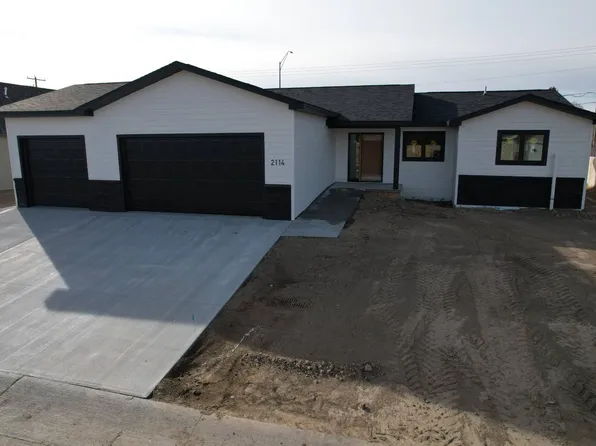 2114 Warrior Dr, Ogallala, NE 69153