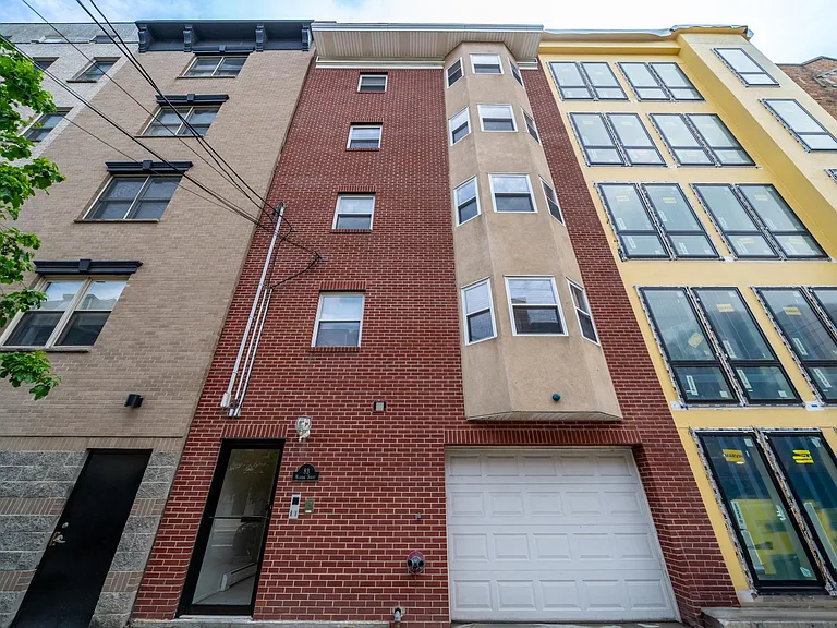 83 Madison St #3 — Photo 17