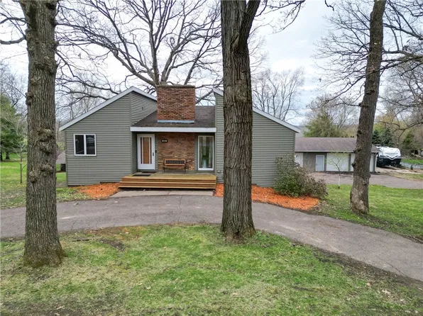 1612 Dairyland Road SE, Menomonie, WI 54751