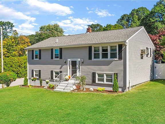 3rd image of 153 Kimberly Ln