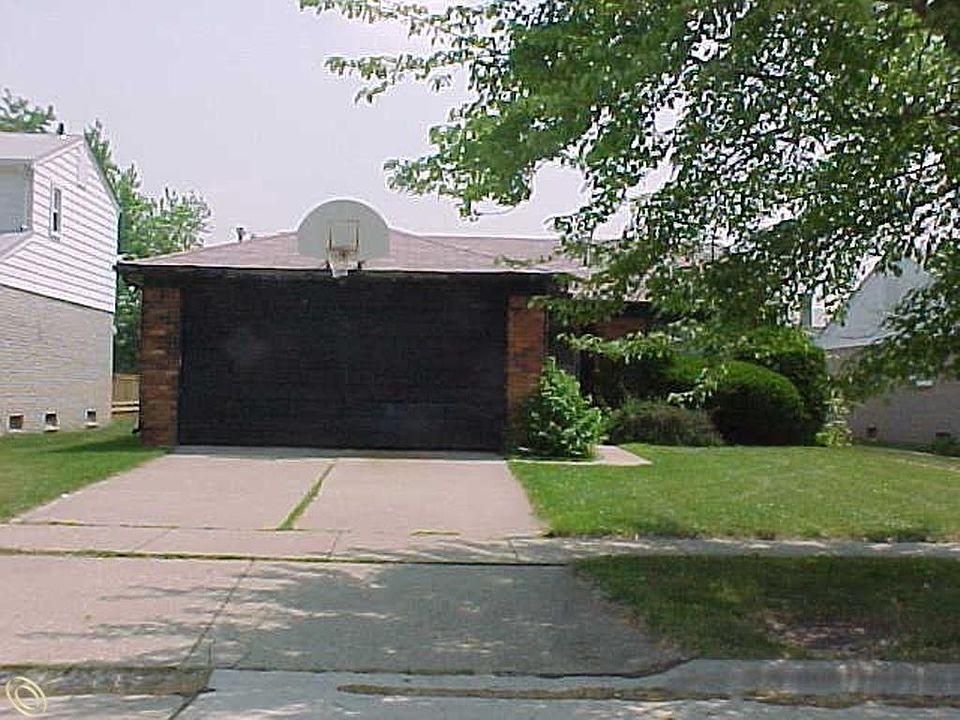 1st image of 26000 Stratford Pl