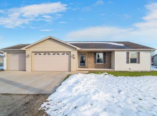 523 Block Rd, Combined Locks, WI 54113