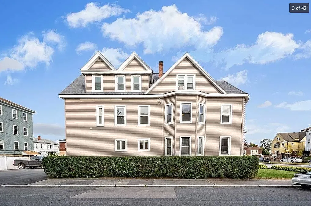 2 bed, $2,000 — Photo 2