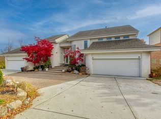 5205 Green Rd, West Bloomfield, MI 48323