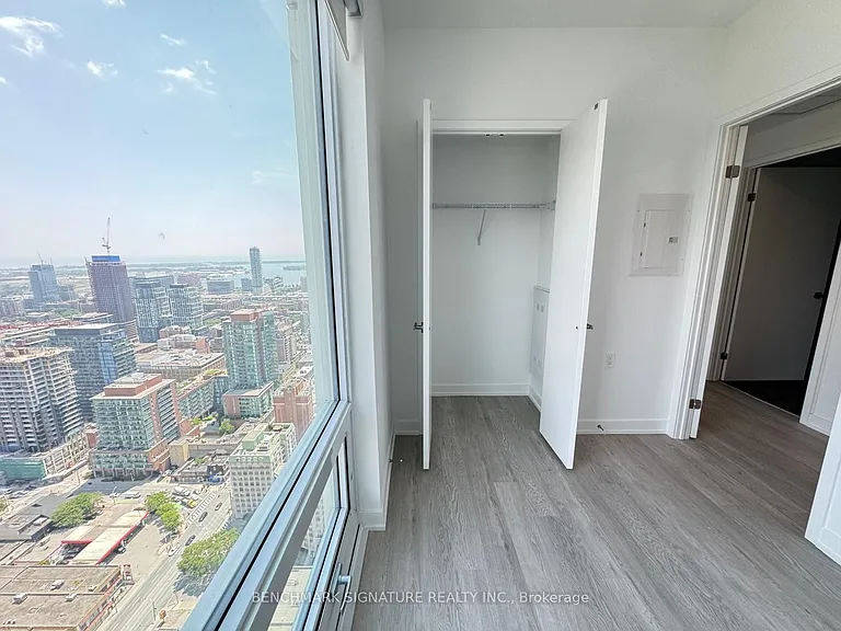 88 Queen St E #4603 — Photo 10
