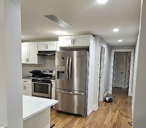 4th image of 16392 Mogul St