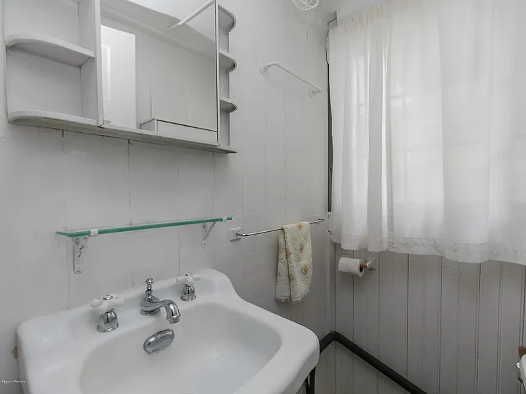 35 1/2 Olin St #B — Photo 14