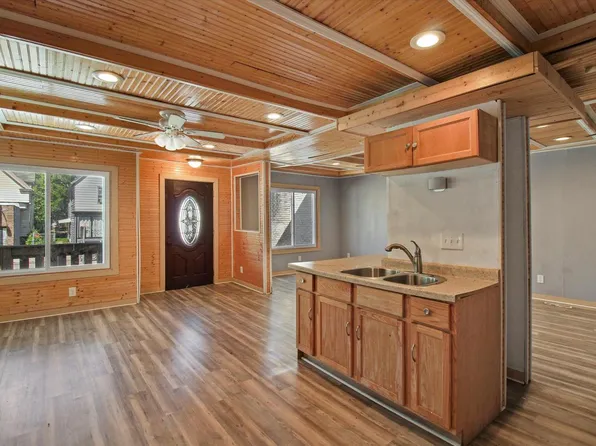 3270 North Holton STREET, Milwaukee, WI 53212