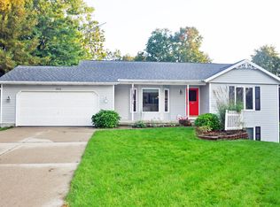 1542 Caprice Dr, Jenison, MI 49428