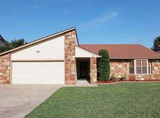 2310 S Gardenia Ave, Broken Arrow, OK 74012