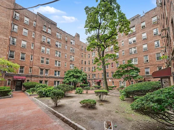 940 grand concourse #2J, Bronx, NY 10451