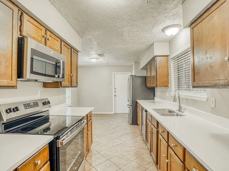 8403 Quail Burg Ln — Photo 8